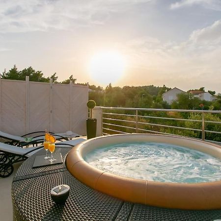 Villa Kora - Luxury Holiday Apartments Лумбарда Экстерьер фото