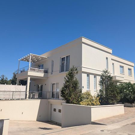 Villa Kora - Luxury Holiday Apartments Лумбарда Экстерьер фото