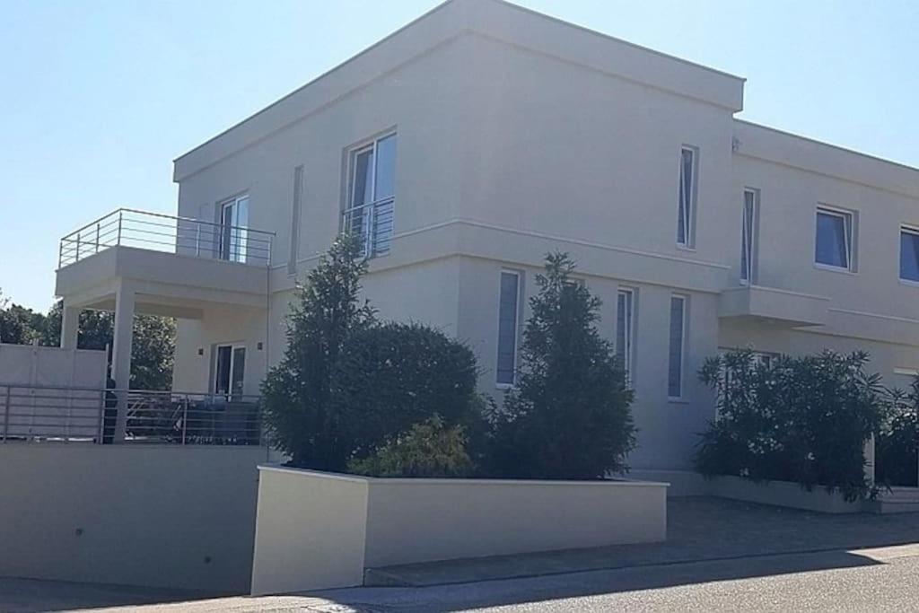 Villa Kora - Luxury Holiday Apartments Лумбарда Экстерьер фото