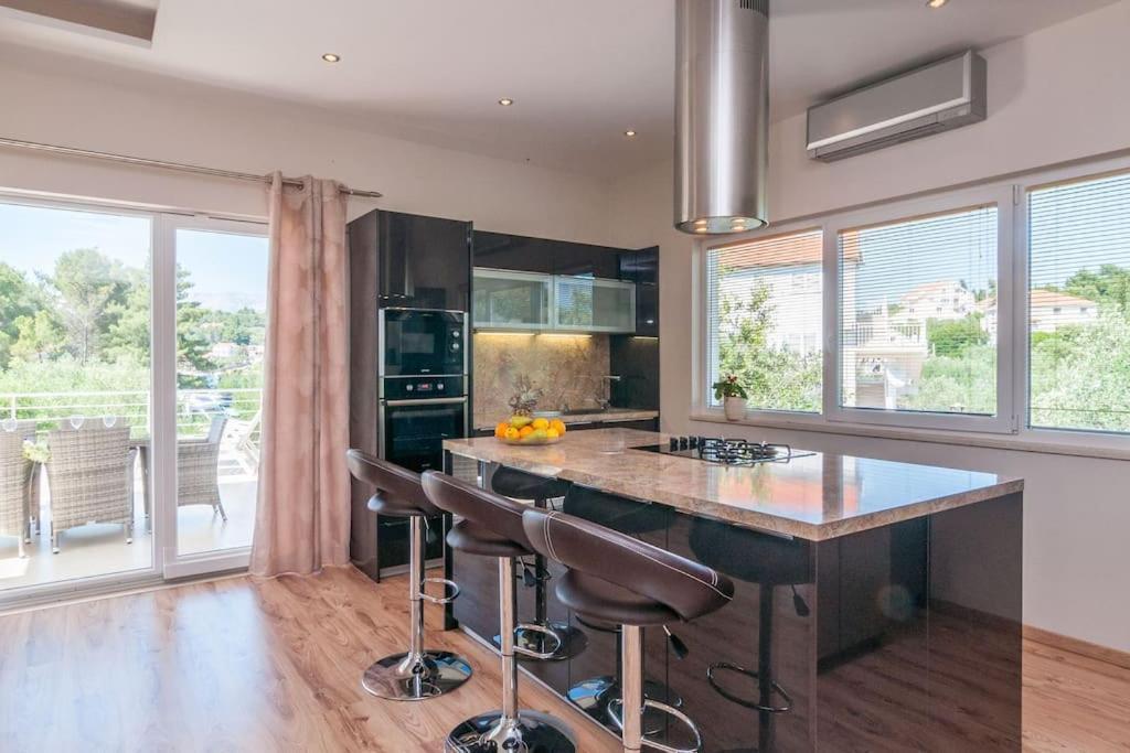 Villa Kora - Luxury Holiday Apartments Лумбарда Экстерьер фото