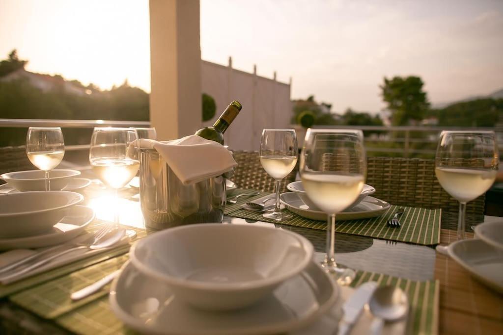 Villa Kora - Luxury Holiday Apartments Лумбарда Экстерьер фото